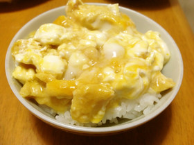 簡単ふわふわチーズ卵♡卵ご飯♪